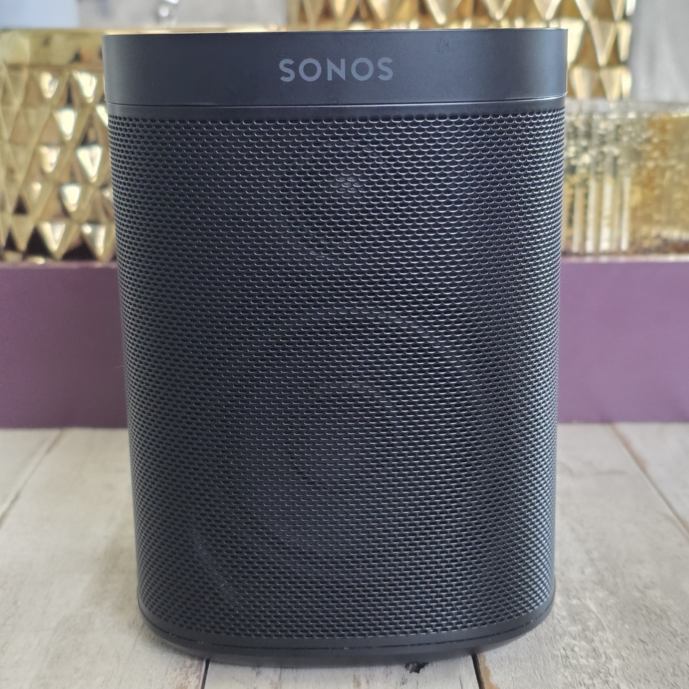 Sonos One Gen 2  - Black - Model S18 - In Good Condition w/minor blemishes